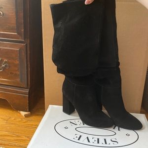 Steve Madden black suede boots. Good condition.Size 6.5.